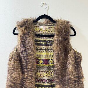 Women's Mossimo Brown Shaggy Faux Fur Sleeveless Open Front Vest, Size Medium